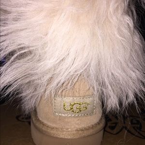 Authentic Big Kid Uggs Size 6